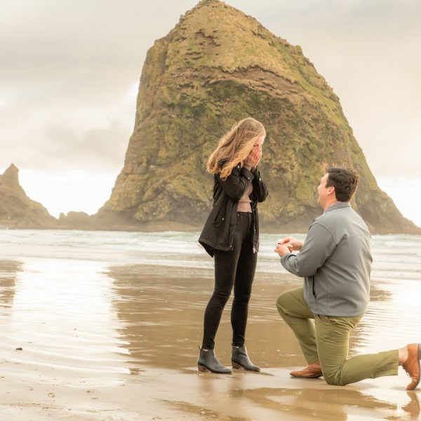OregonCoast-CannonBeach-Engagement-Couples-DanRice-26-021